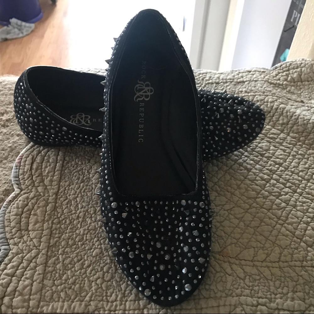 Studded pumps